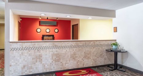 Lobby 2 Econo Lodge