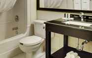 In-room Bathroom 7 Comfort Inn Amherst