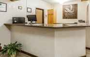 Lobi 7 Quality Inn & Suites