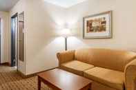 Common Space Quality Inn & Suites