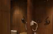 Toilet Kamar 6 Hotel Olid