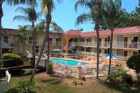 Exterior Days Inn & Suites by Wyndham Port Richey