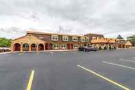 Common Space Econo Lodge Worthington