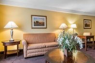 Common Space Clarion Hotel & Suites Hamden - New Haven