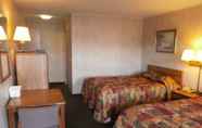 ห้องนอน 7 Richmond Inn & Suites