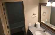 Toilet Kamar 7 Best Western Town & Country Inn