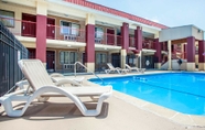 Swimming Pool 4 Econo Lodge Kearney - Liberty