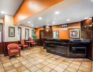 Lobby 2 Econo Lodge Downtown