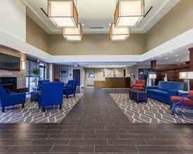 Lobi 4 Comfort Suites Youngstown North