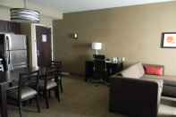 Ruang untuk Umum Comfort Suites Youngstown North