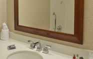 In-room Bathroom 2 Marriott Indianapolis East