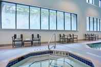 สระว่ายน้ำ Embassy Suites by Hilton Washington DC Georgetown