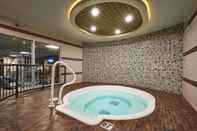 Entertainment Facility Best Western Premier Denham Inn & Suites