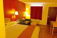 Bedroom Econo Lodge