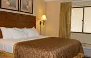 Bilik Tidur 3 Greenlight Inn & Suites