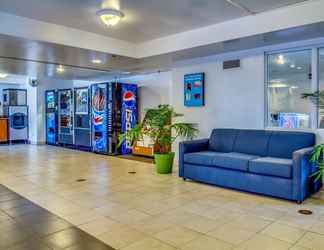 Lobby 2 Motel 6 Buffalo, NY - Airport - Williamsville