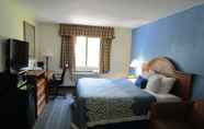 Bedroom 3 Days Inn by Wyndham Runnemede Philadelphia Area