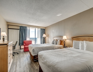 Bedroom 2 Ocean Crest Inn and Suites