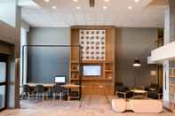 Functional Hall Delta Hotels by Marriott Green Bay