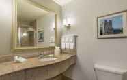 In-room Bathroom 7 Hilton Garden Inn Blacksburg University