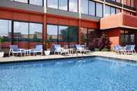 Swimming Pool Four Points by Sheraton Memphis East