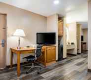 Bedroom 6 SureStay Plus Hotel By Best Western Poteau