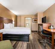 Bedroom 2 SureStay Plus Hotel By Best Western Poteau