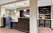 Lobi 6 Best Western London Airport Inn & Suites