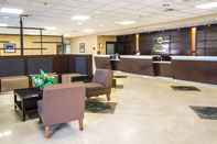 Lobi Clarion Inn & Suites Miami International Airport