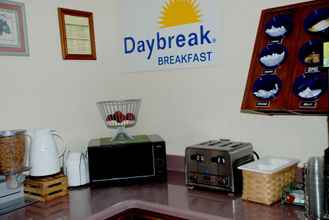 Lobby 4 Days Inn by Wyndham Dyersburg