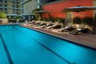 Swimming Pool Omni Los Angeles Hotel at California Plaza