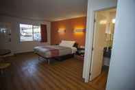 Bedroom Motel 6 Crescent City, CA