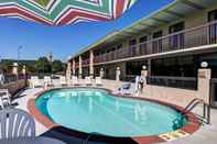 Swimming Pool Quality Inn Troutville - Roanoke North