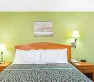 Bedroom 4 Days Inn by Wyndham Brownsville