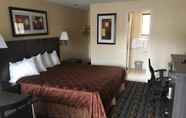 ห้องนอน 5 Whitney Inn & Suites