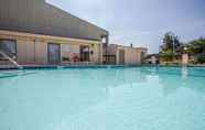 Swimming Pool 2 Quality Inn Gaffney I-85