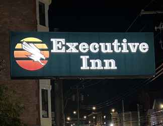 Exterior 2 Executive Inn