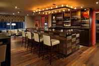 Bar, Kafe dan Lounge Cambridge Suites Toronto