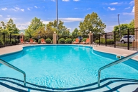Swimming Pool Best Western Plus Knoxville Cedar Bluff