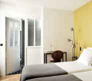 Kamar Tidur 5 New Hotel le Voltaire