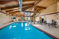 Swimming Pool Quality Inn & Suites Lawrence - University Area