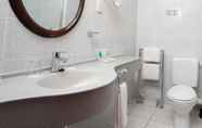 Toilet Kamar 3 Gresham Belson Hotel