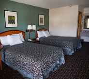 Bedroom 5 Days Inn by Wyndham Augusta Wheeler Road