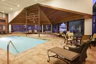 Swimming Pool Ann Arbor Regent Hotel & Suites