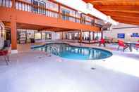 Swimming Pool Days Inn & Suites by Wyndham Wisconsin Dells
