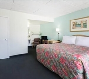 ห้องนอน 7 Days Inn & Suites by Wyndham Jekyll Island