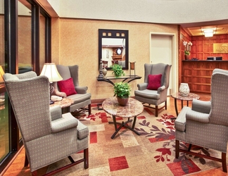 Lobby 2 Baymont by Wyndham Knoxville/Cedar Bluff