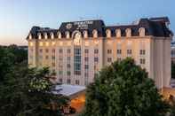 Exterior Doubletree Suites by Hilton at The Battery Atlanta