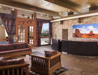 Lobby 2 Kayenta Monument Valley Inn