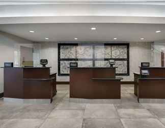 Lobby 2 Embassy Suites by Hilton Detroit Troy Auburn Hills